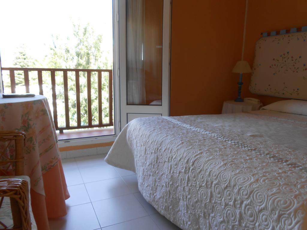 Hostal Burgos Torrecaballeros Exteriör bild